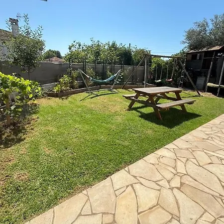 Rez De Avec Jardin A 6 Min Des Plages *